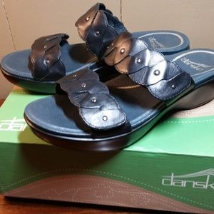 Dansko Dee Full Grain Black Sandals Size 37